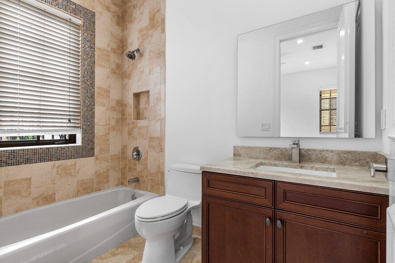 17939 Lake Azure Way Boca Raton, FL 33496 - Photo 27 of 52 24