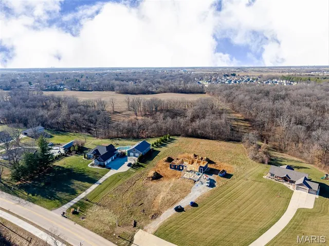 $1,190,000 | 2335 Staunton Road, Troy, IL 62294