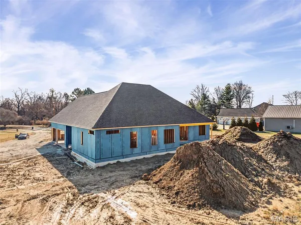 $1,190,000 | 2335 Staunton Road, Troy, IL 62294