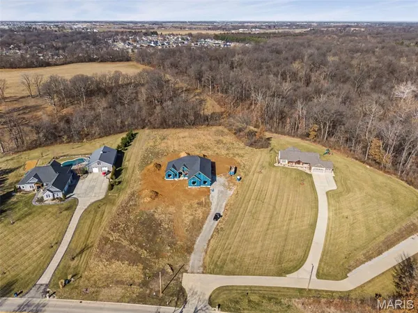 $1,190,000 | 2335 Staunton Road, Troy, IL 62294