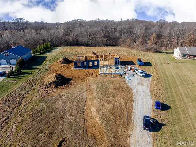 $1,190,000 | 2335 Staunton Road, Troy, IL 62294