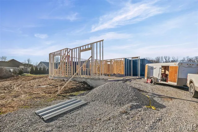 $1,190,000 | 2335 Staunton Road, Troy, IL 62294