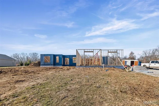 $1,190,000 | 2335 Staunton Road, Troy, IL 62294