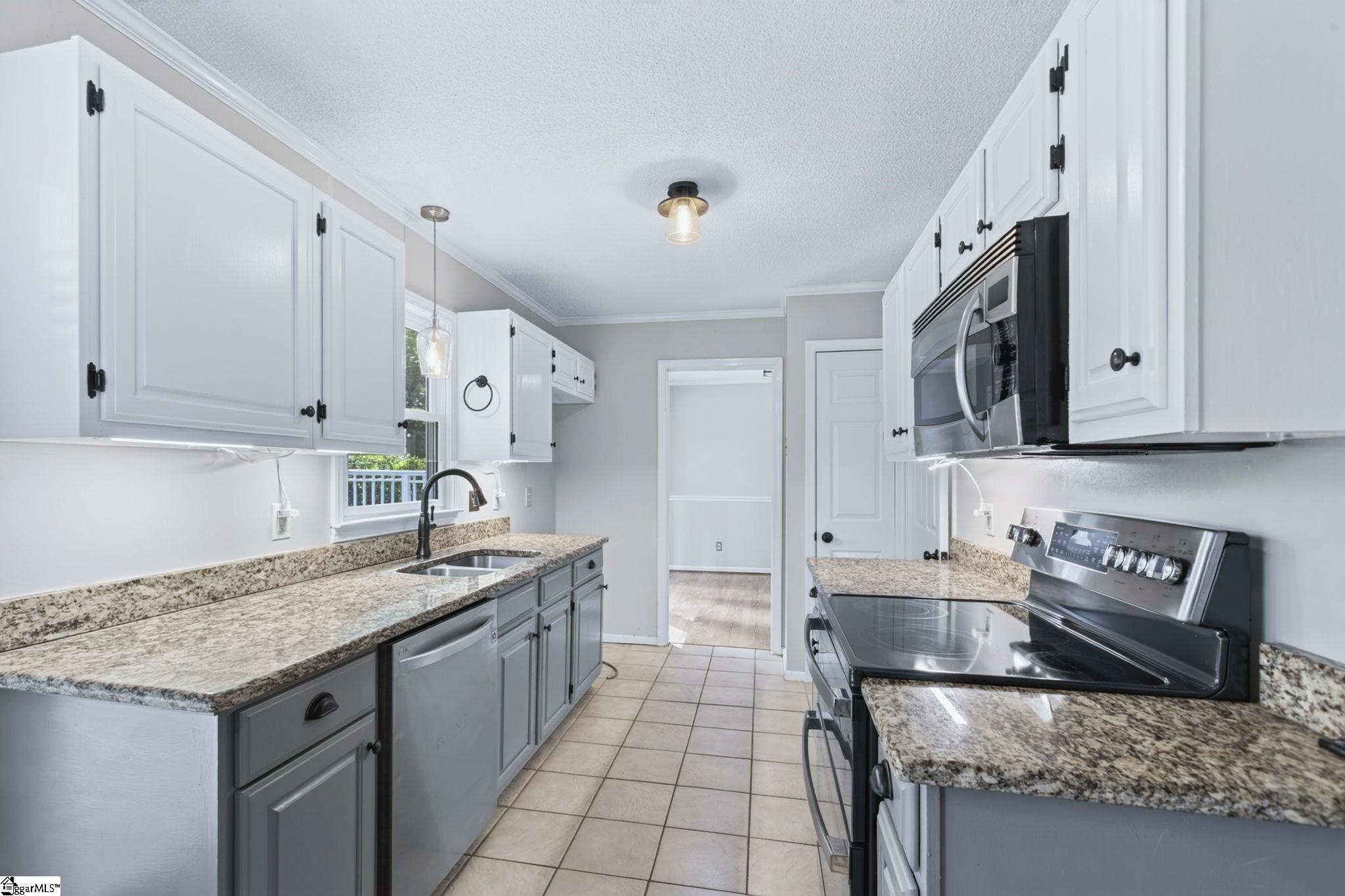 1911 Sitton Hill Road Easley, SC 29642 - Photo 9 of 41