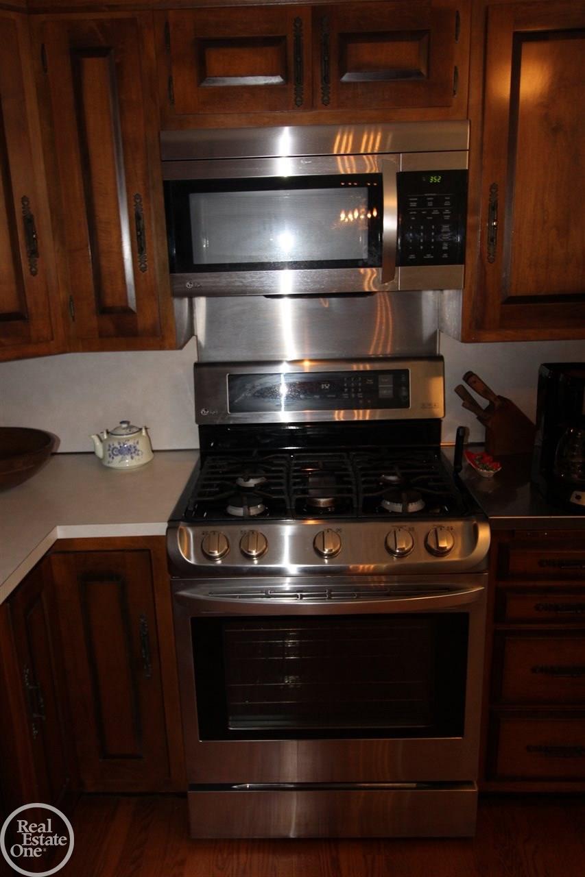 705 Trombley Road Grosse Pointe Park, MI 48230 - Photo 14 of 54