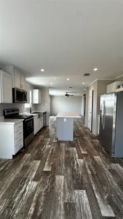 $2,400 | 136 Caliza Dr., Bertram, TX 78605