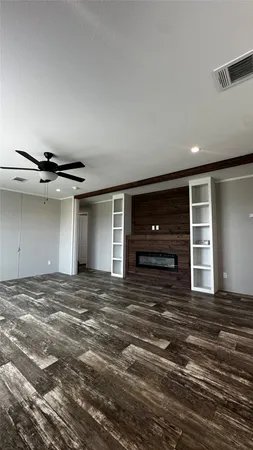 $2,400 | 136 Caliza Dr., Bertram, TX 78605