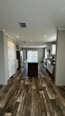 $2,400 | 136 Caliza Dr., Bertram, TX 78605