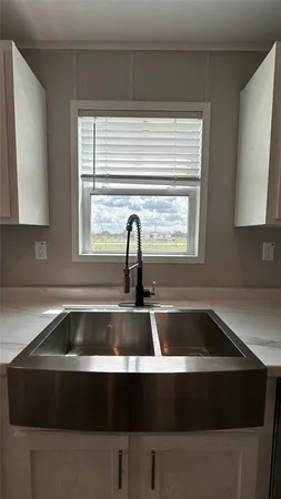 $2,400 | 136 Caliza Dr., Bertram, TX 78605