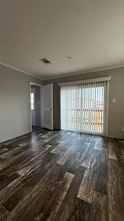 $2,400 | 136 Caliza Dr., Bertram, TX 78605