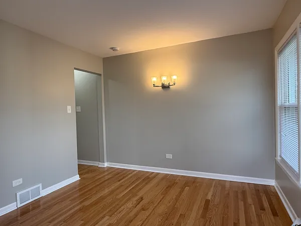 $2,700 | 16856 School Street, South Holland, IL 60473