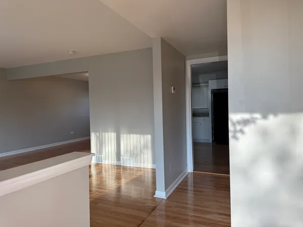 $2,700 | 16856 School Street, South Holland, IL 60473