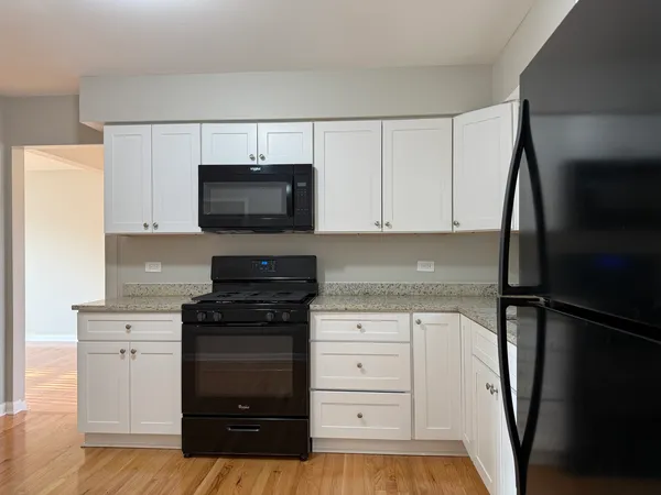 $2,700 | 16856 School Street, South Holland, IL 60473