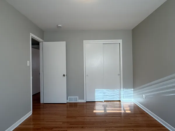 $2,700 | 16856 School Street, South Holland, IL 60473