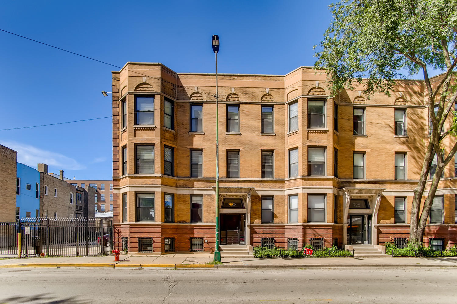 728 West Addison Street, Unit G Chicago, IL 60613 - Photo 1 of 11