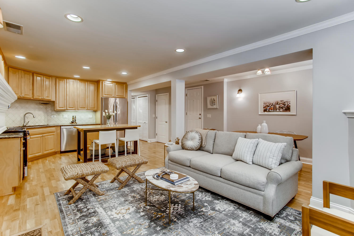 728 West Addison Street, Unit G Chicago, IL 60613 - Photo 3 of 11