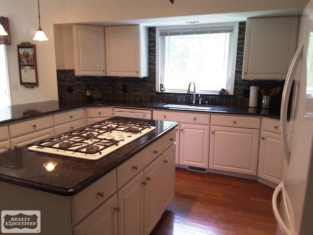70900 Carnegie Lane Romeo, MI 48065 - Photo 19 of 82 31296348-18.JPG