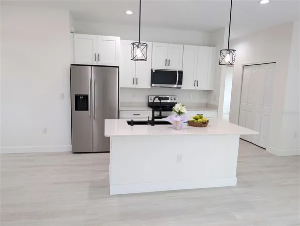 $2,100 | 7097 Bougainvillea Street, Englewood, FL 34224