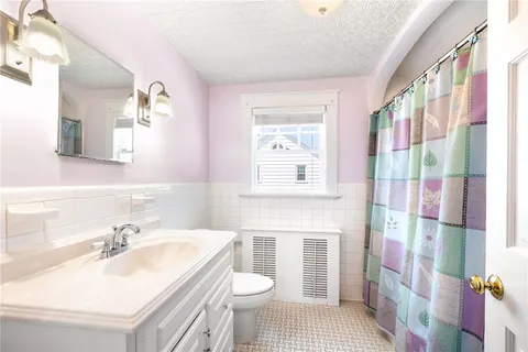 $1,350,000 | 36 Kay Boulevard, Newport, RI 02840