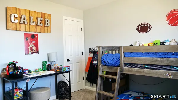 $529,900 | 1061 North Street, Suffield, CT 06078