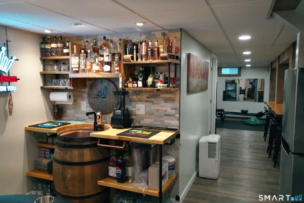 $529,900 | 1061 North Street, Suffield, CT 06078