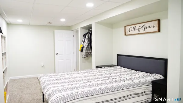 $529,900 | 1061 North Street, Suffield, CT 06078