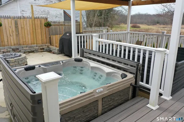 $529,900 | 1061 North Street, Suffield, CT 06078