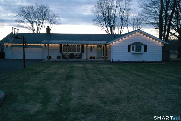 $529,900 | 1061 North Street, Suffield, CT 06078