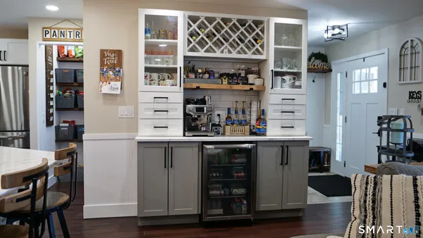 $529,900 | 1061 North Street, Suffield, CT 06078