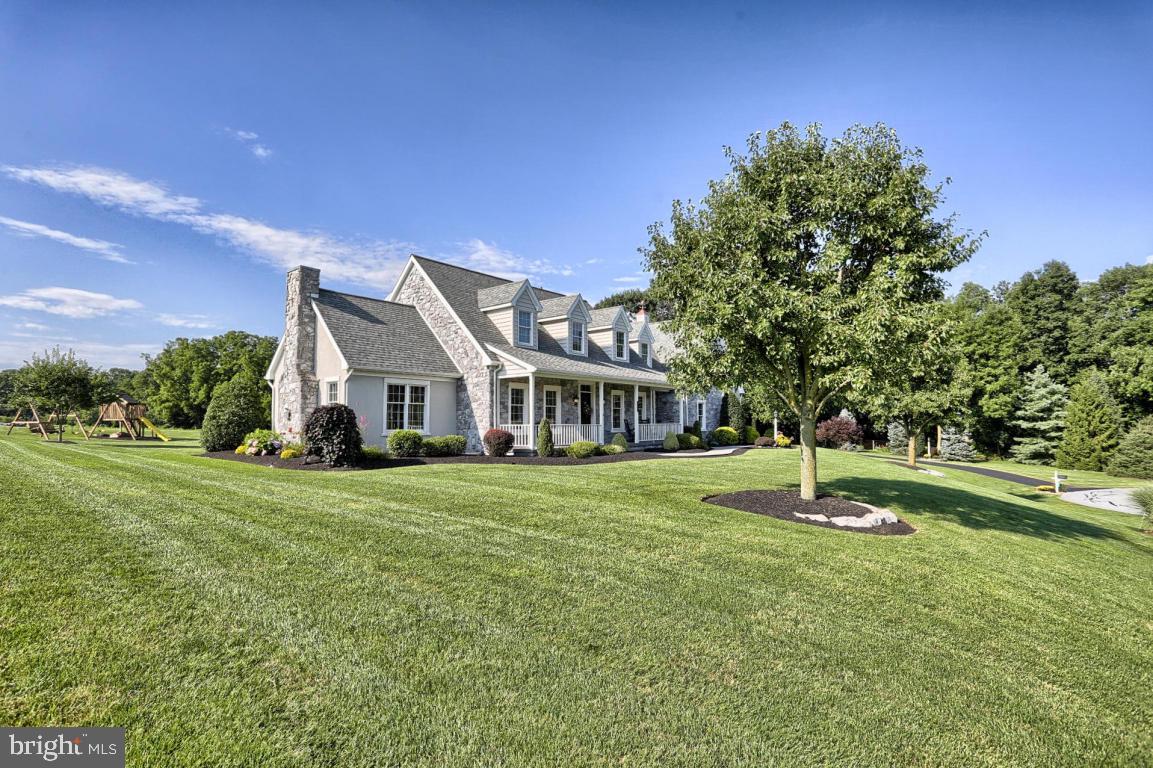 48 Field Lane Lititz, PA 17543 - Photo 2 of 89