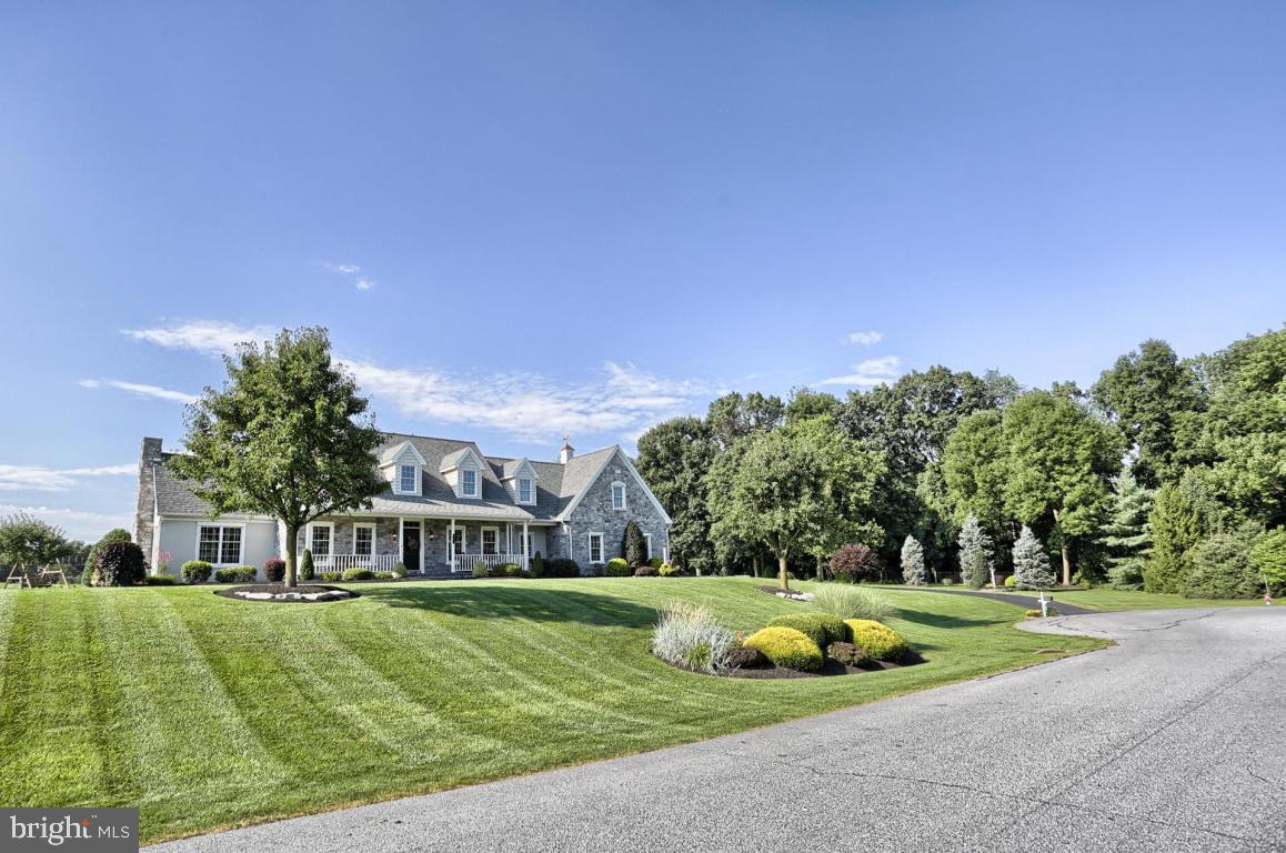 48 Field Lane Lititz, PA 17543 - Photo 4 of 89
