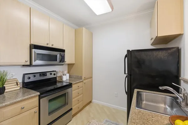 $548,000 | 801 South Winchester Boulevard, Unit 4100, San Jose, CA 95128