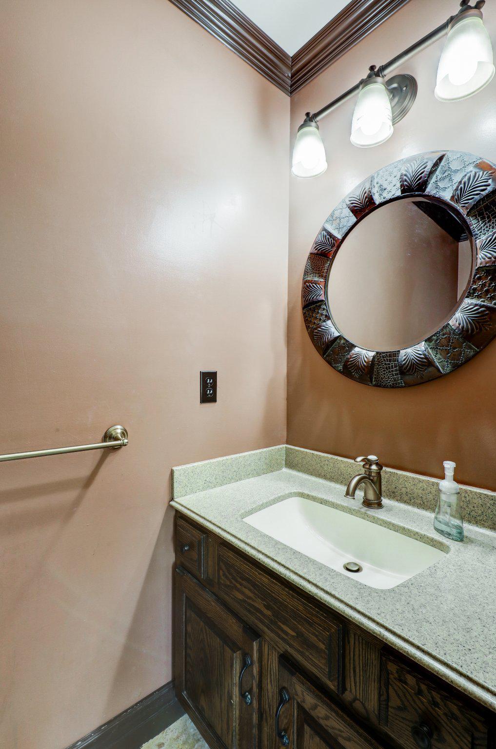 2 Mockingbird Drive Denver, PA 17517 - Photo 18 of 39 Main floor powder room
