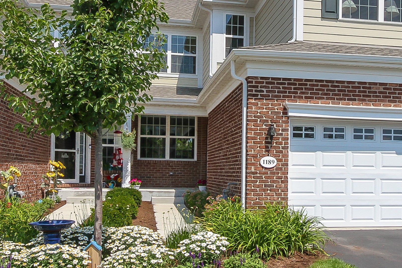 1189 Falcon Ridge Drive Elgin, IL 60124 - Photo 2 of 25