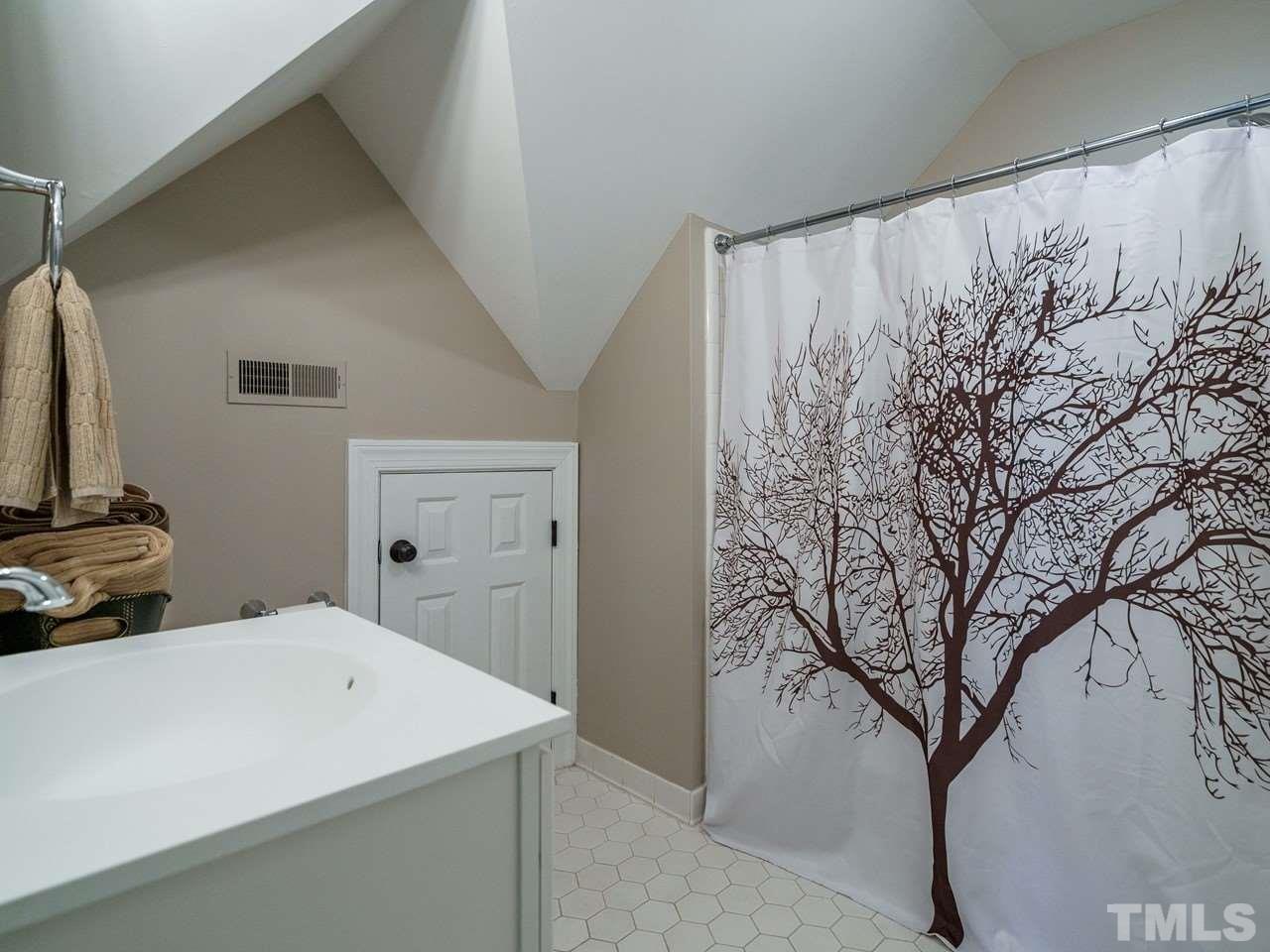 2347 Hales Road Raleigh, NC 27608 - Photo 24 of 29