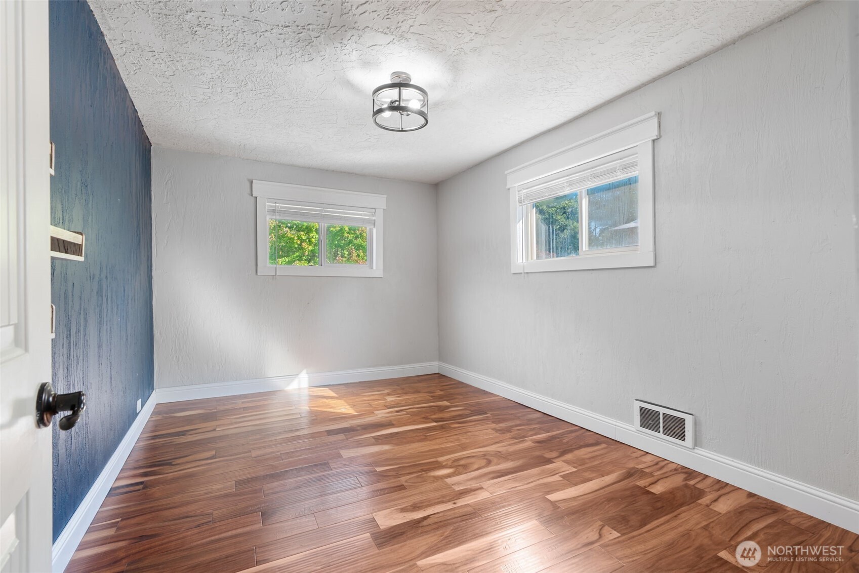 106 Pattee Road Chehalis, WA 98532 - Photo 20 of 40 wooden floor in an empty room with a window