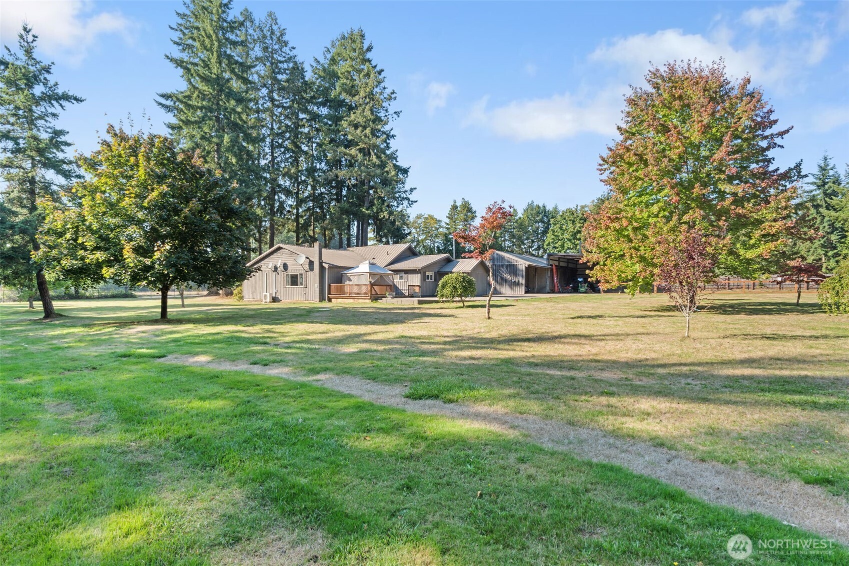 106 Pattee Road Chehalis, WA 98532 - Photo 36 of 40 a view of a playground with basketball court