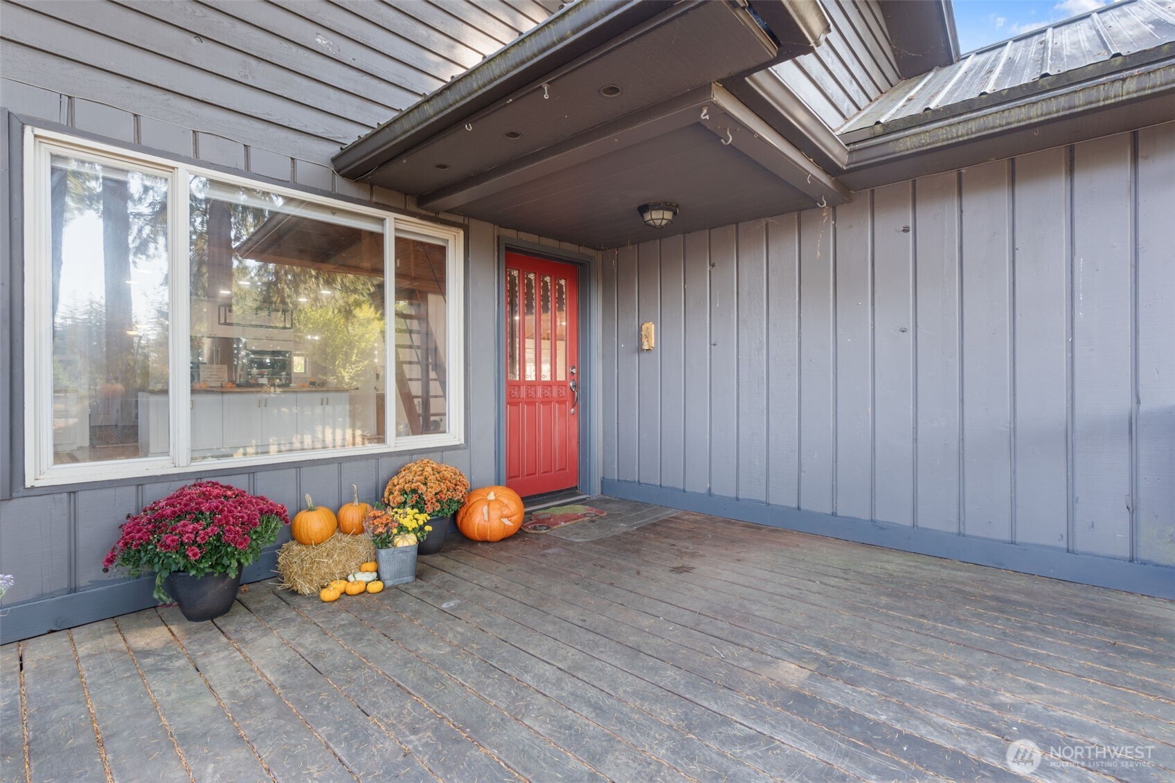 106 Pattee Road Chehalis, WA 98532 - Photo 4 of 40 a view of a room with toys and toys