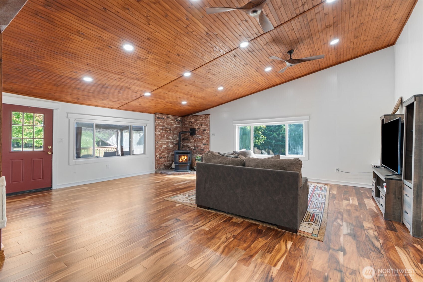 106 Pattee Road Chehalis, WA 98532 - Photo 8 of 40 a living room with furniture and a flat screen tv