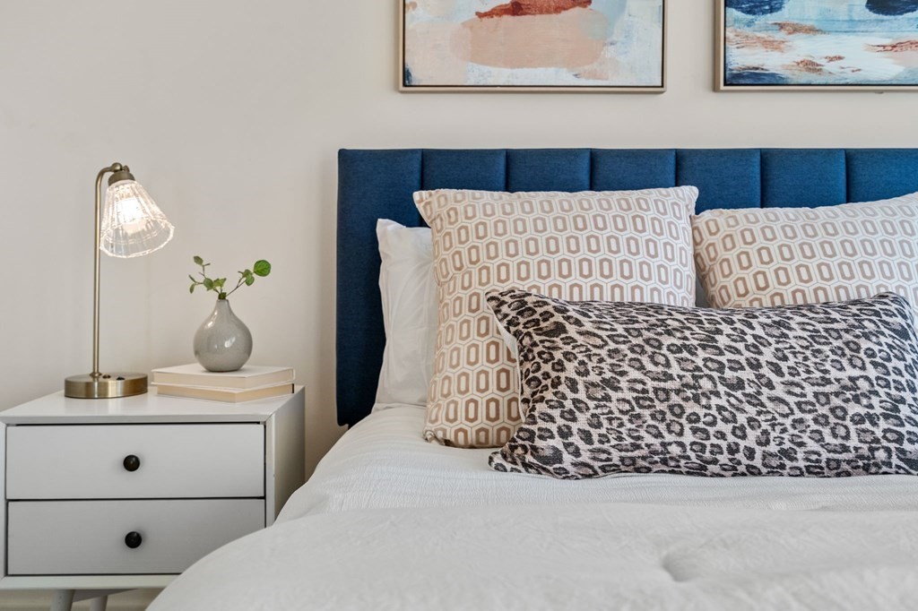 197 8th Street, Unit 330 Boston, MA 02129 - Photo 14 of 39 a bathroom with a bathtub