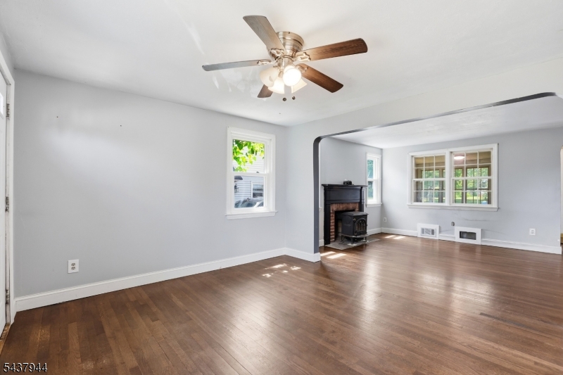 641 Greenbrook Road North Plainfield, NJ 07063 - Photo 8 of 36