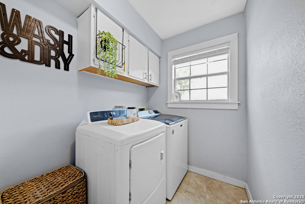 1510 Timmermann Road Seguin, TX 78155 - Photo 12 of 32 a utility room with dryer and washer
