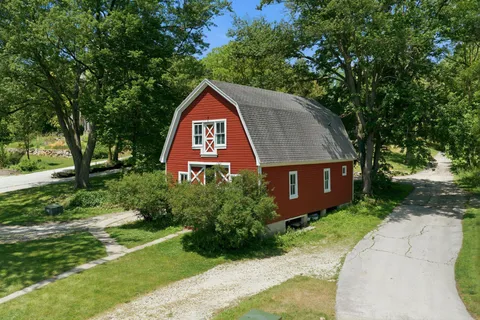 $2,000,000 | N30W29393 Hillcrest Drive, Pewaukee, WI 53072