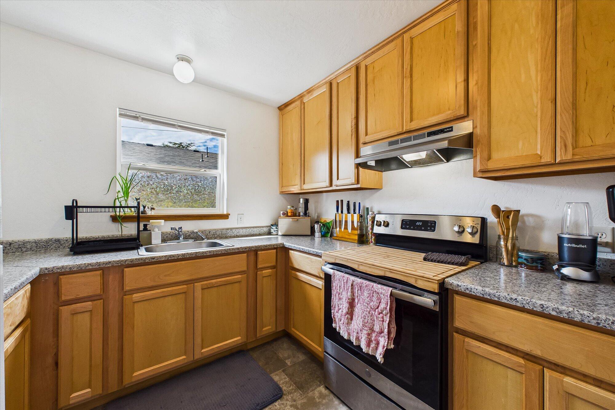 2467 Fern Street Cutten, CA 95503 - Photo 11 of 49
