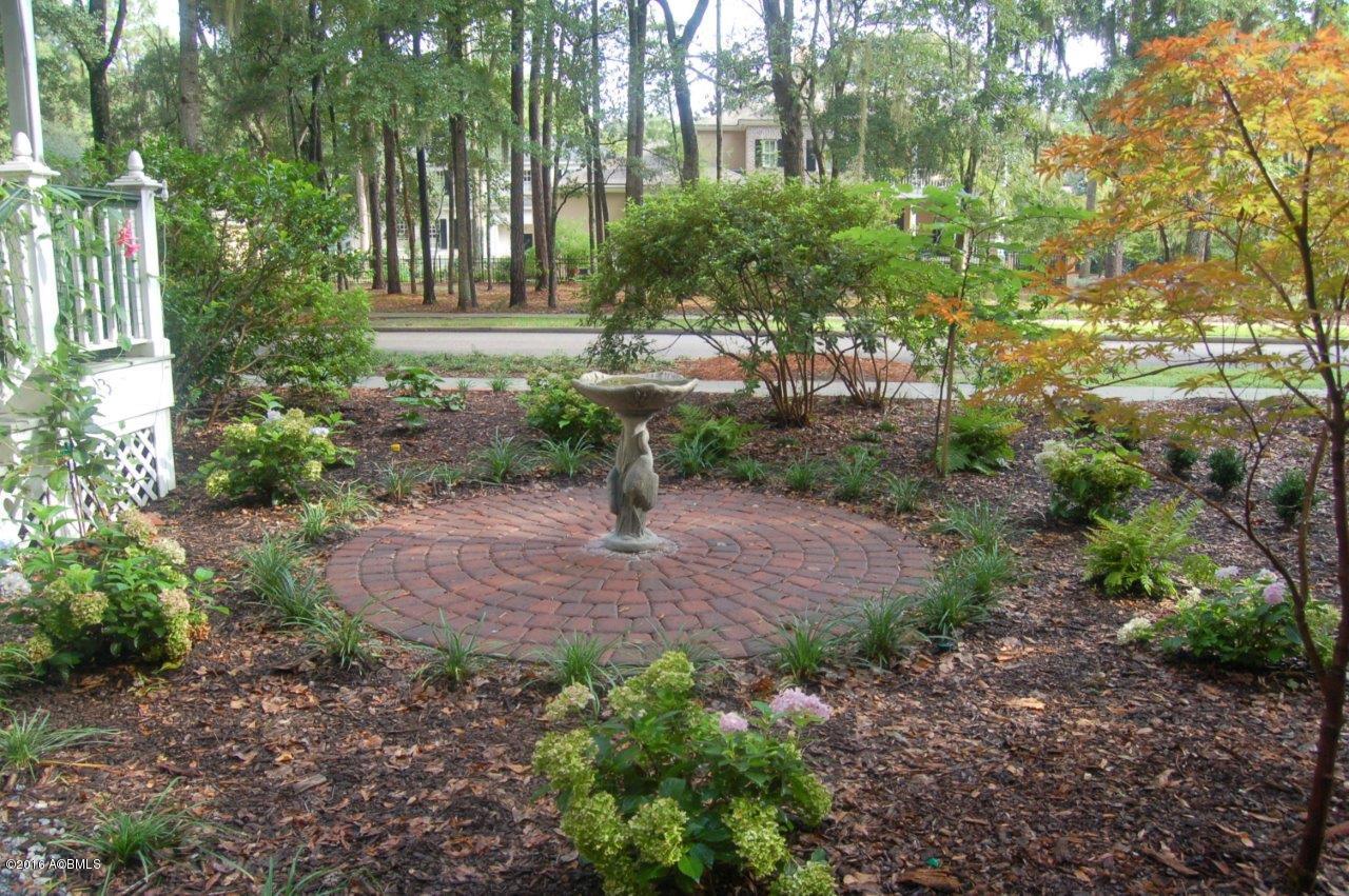 27 Newpoint Road Beaufort, SC 29907 - Photo 4 of 25 04