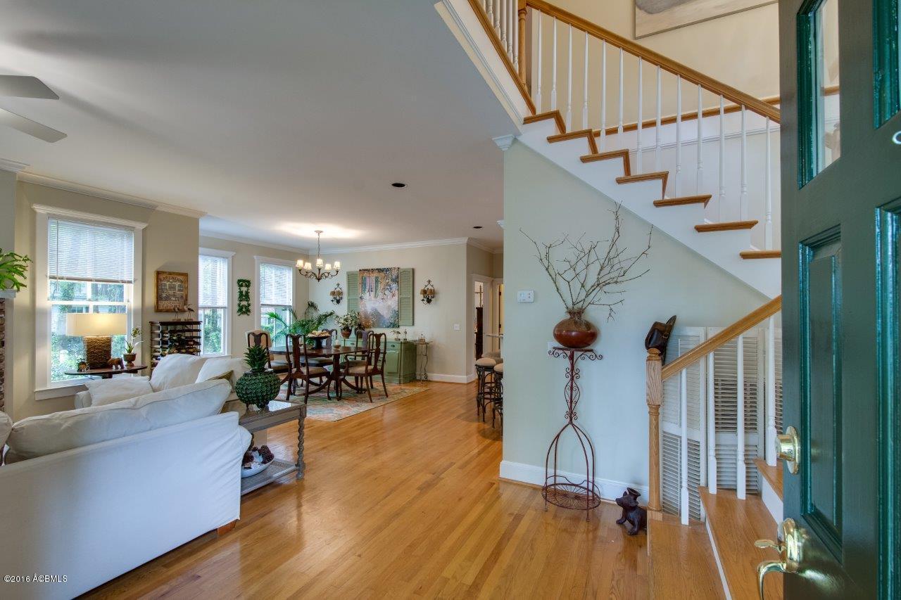 27 Newpoint Road Beaufort, SC 29907 - Photo 5 of 25 05