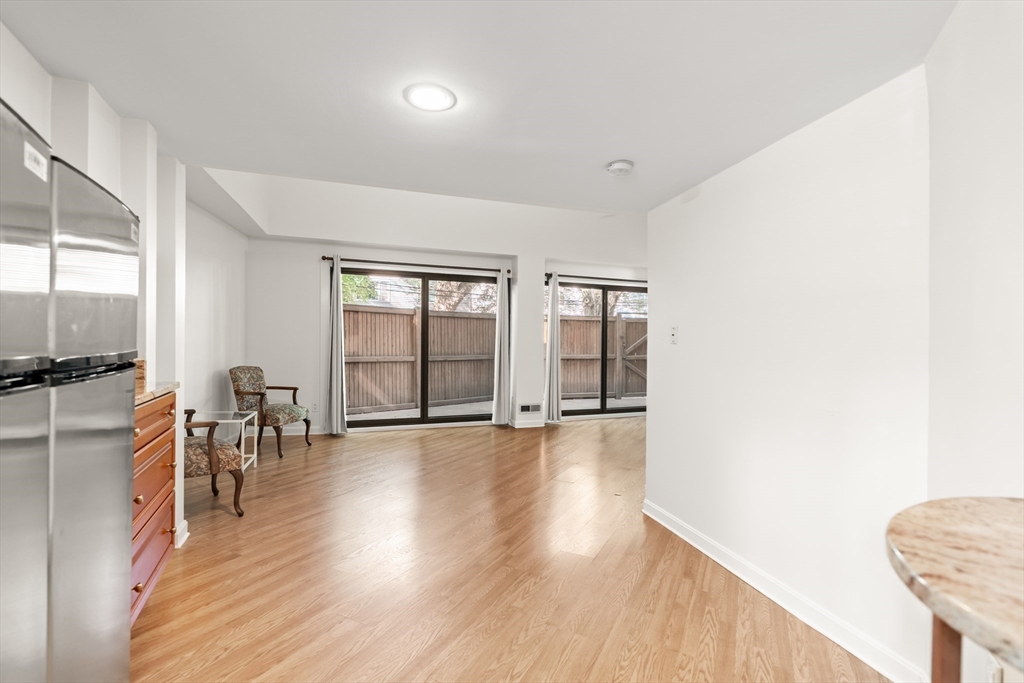 120 Beaconsfield Road, Unit T1 Brookline, MA 02445 - Photo 5 of 29