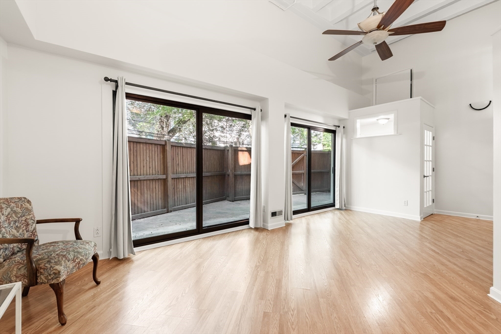 120 Beaconsfield Road, Unit T1 Brookline, MA 02445 - Photo 6 of 29