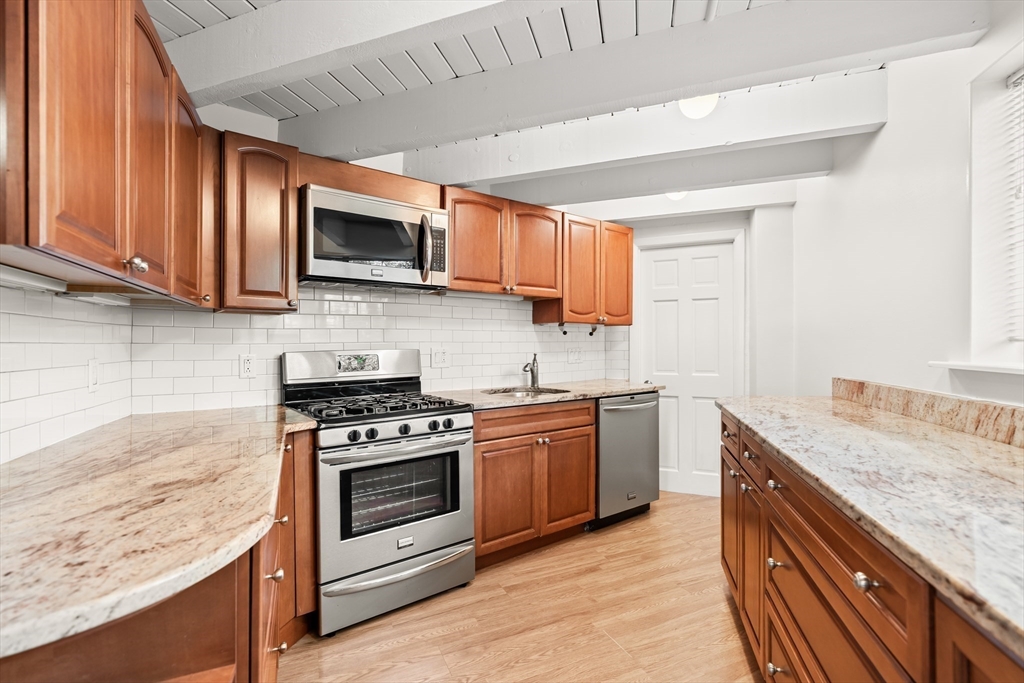 120 Beaconsfield Road, Unit T1 Brookline, MA 02445 - Photo 8 of 29