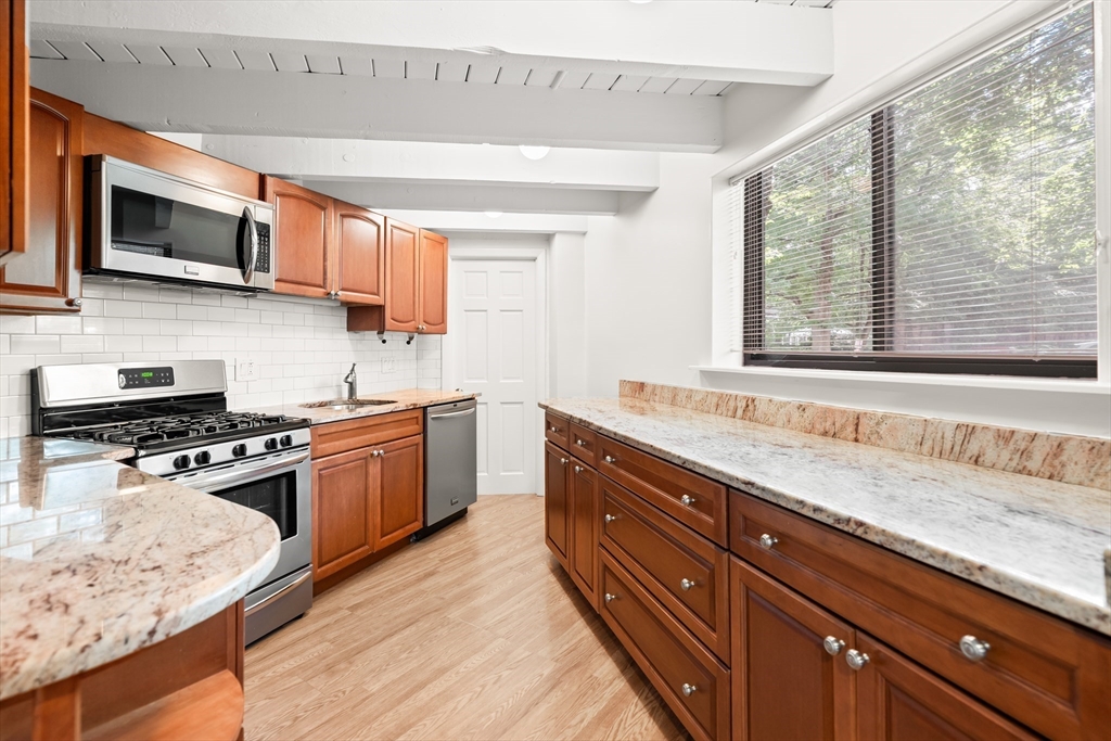 120 Beaconsfield Road, Unit T1 Brookline, MA 02445 - Photo 10 of 29